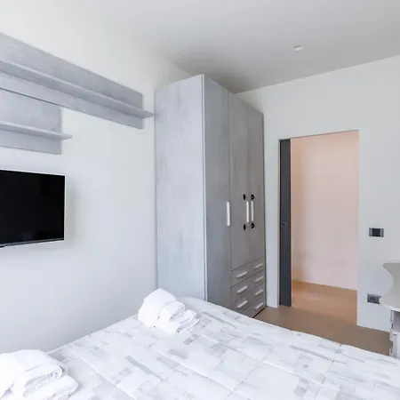 Apartman La Corte Di Romeo Centro And Private Parking *